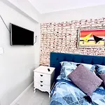 Arthi - Lindo Studio com Jardim